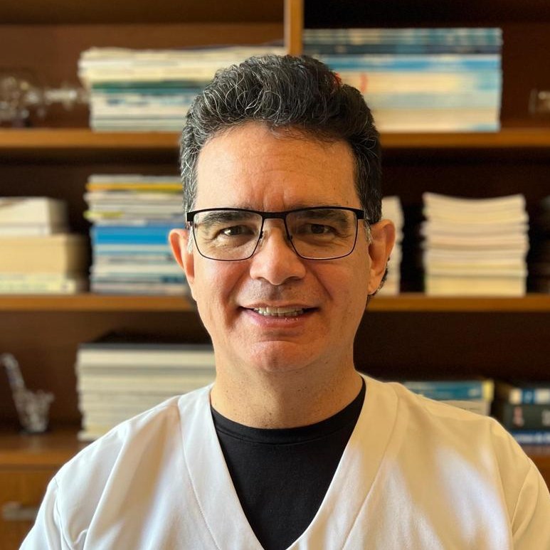 Dr. Juan Pablo Hayes Dorado
